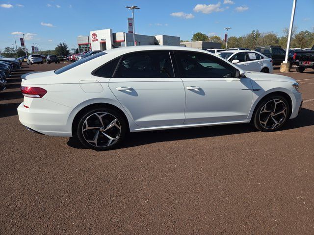 2022 Volkswagen Passat 2.0T R-Line