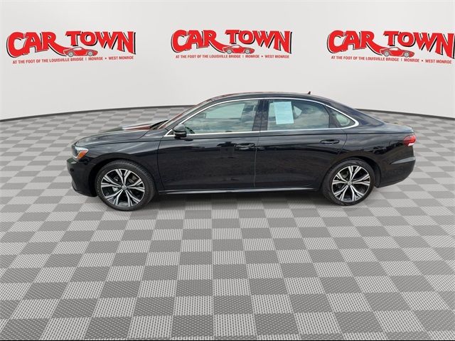 2022 Volkswagen Passat 2.0T SE