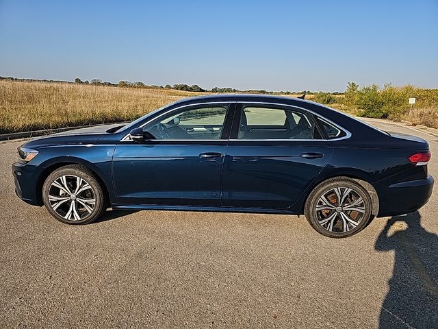 2022 Volkswagen Passat 2.0T SE