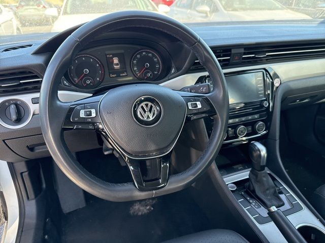 2022 Volkswagen Passat 2.0T SE