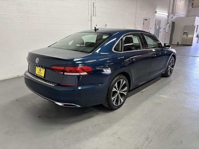 2022 Volkswagen Passat 2.0T SE