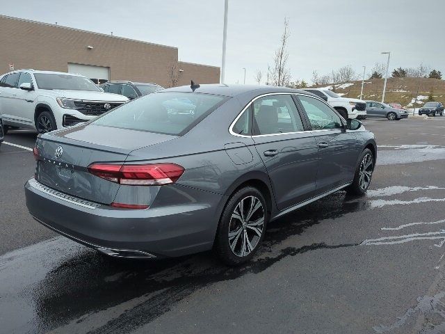 2022 Volkswagen Passat 2.0T SE