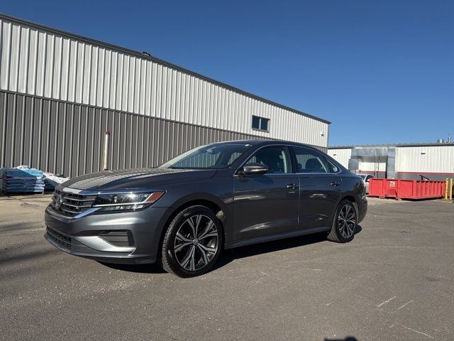 2022 Volkswagen Passat 2.0T SE