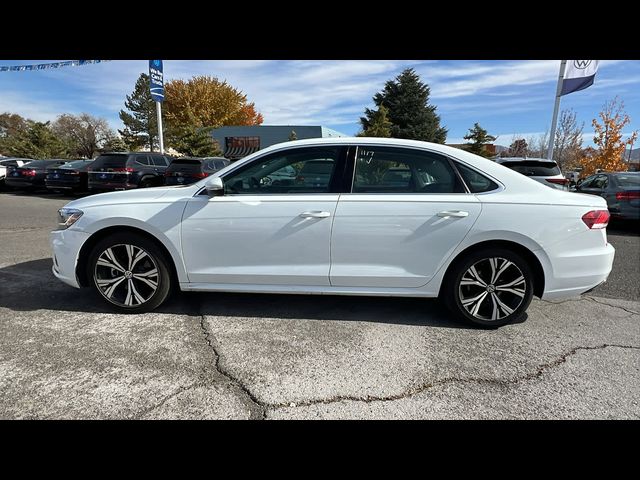 2022 Volkswagen Passat 2.0T SE