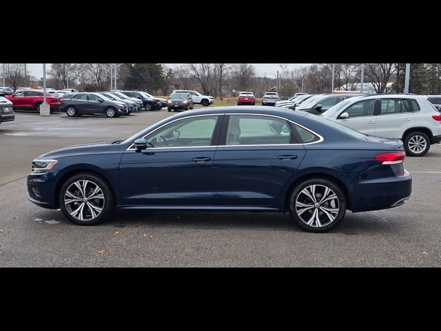 2022 Volkswagen Passat 2.0T SE