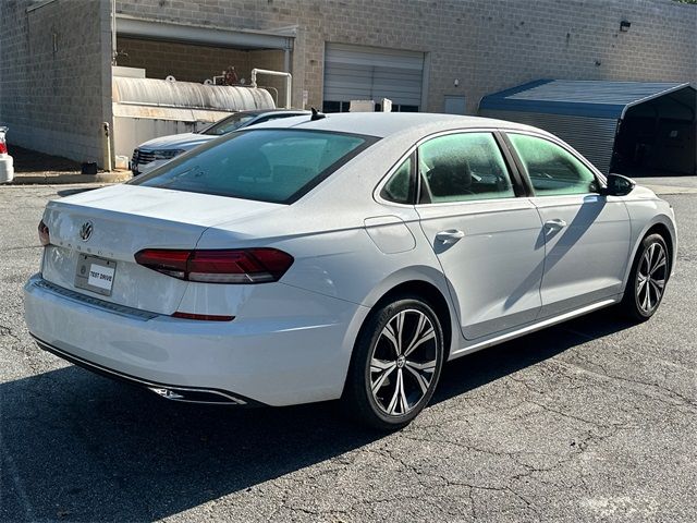 2022 Volkswagen Passat 2.0T SE