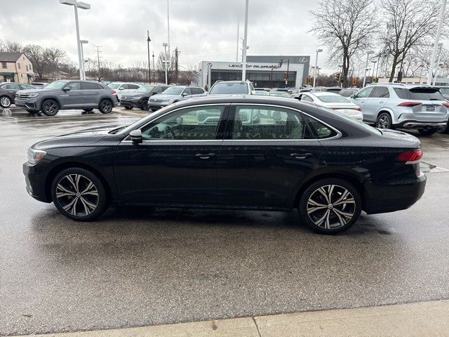 2022 Volkswagen Passat 2.0T SE