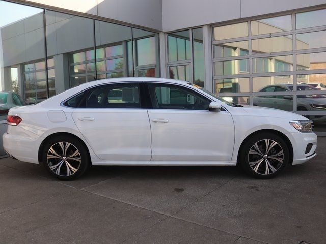 2022 Volkswagen Passat 2.0T SE