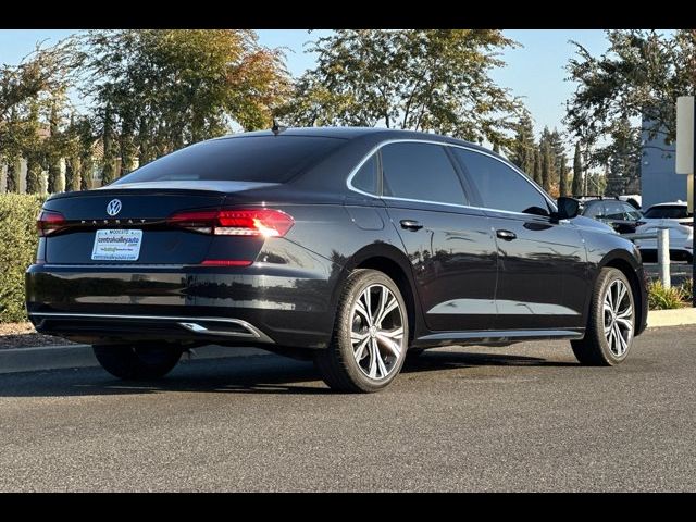 2022 Volkswagen Passat 2.0T SE