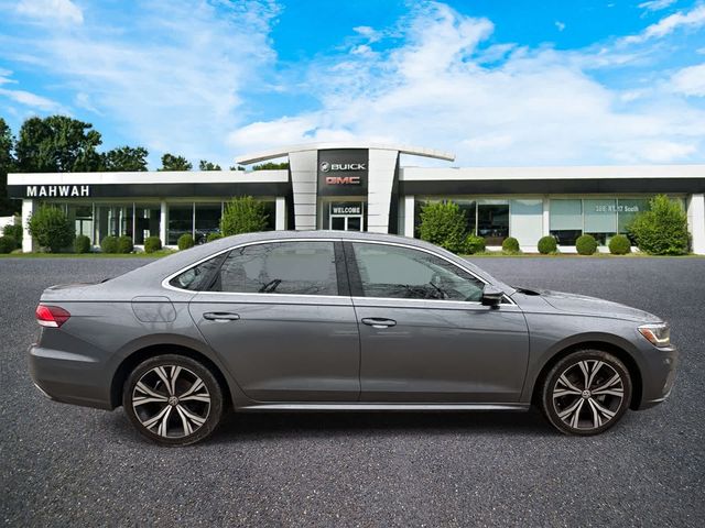 2022 Volkswagen Passat 2.0T SE