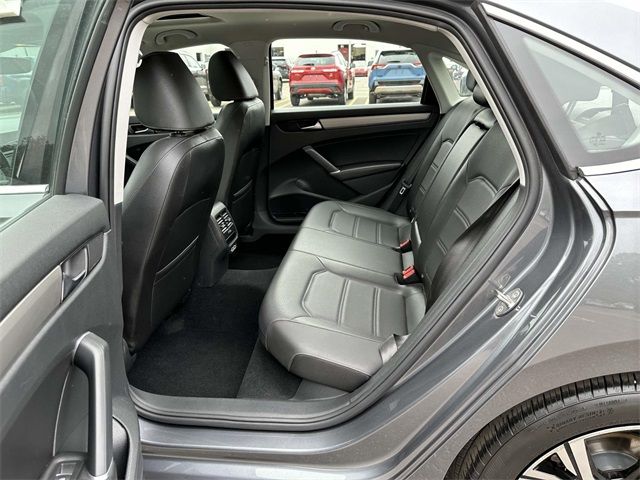 2022 Volkswagen Passat 2.0T SE