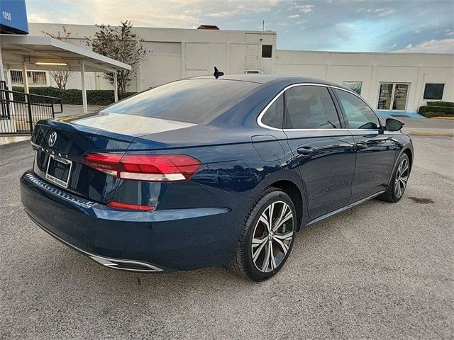 2022 Volkswagen Passat 2.0T SE