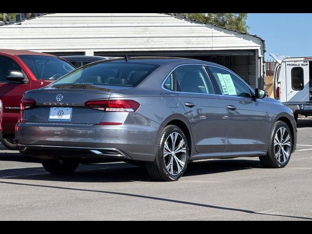 2022 Volkswagen Passat 2.0T SE