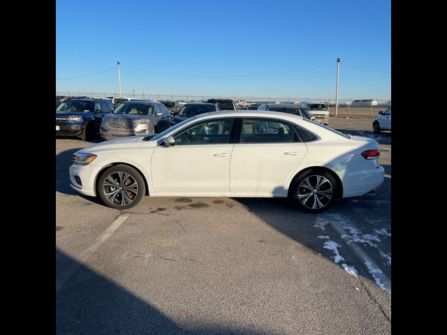 2022 Volkswagen Passat 2.0T SE