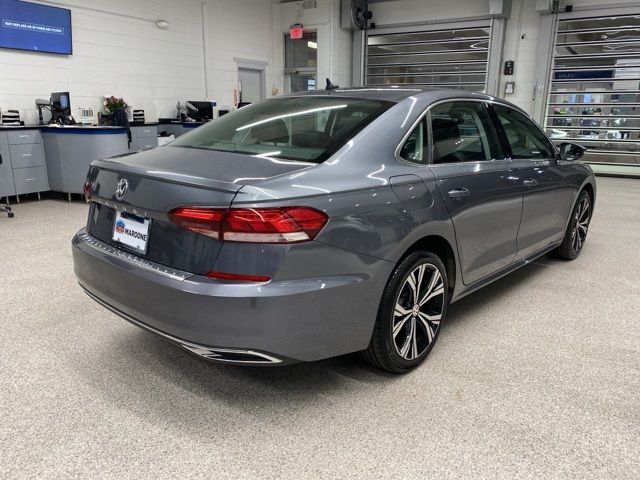 2022 Volkswagen Passat 2.0T SE