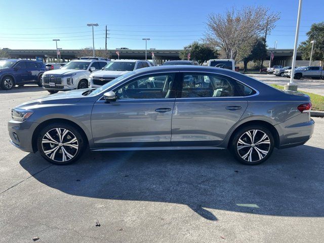 2022 Volkswagen Passat 2.0T SE