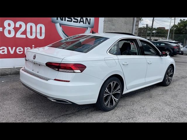 2022 Volkswagen Passat 2.0T SE