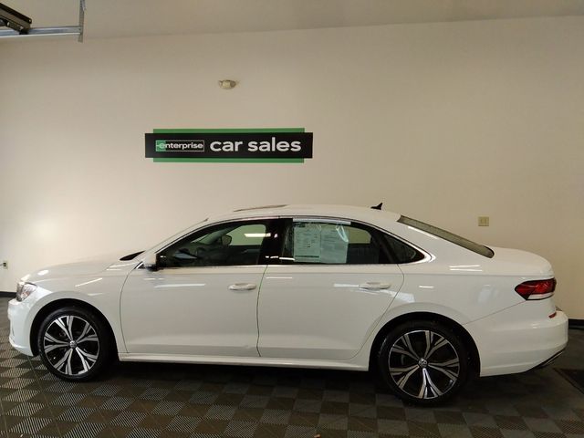 2022 Volkswagen Passat 2.0T SE