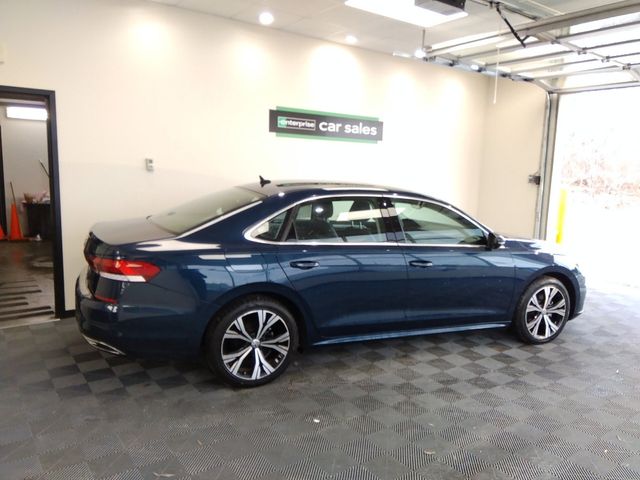 2022 Volkswagen Passat 2.0T SE