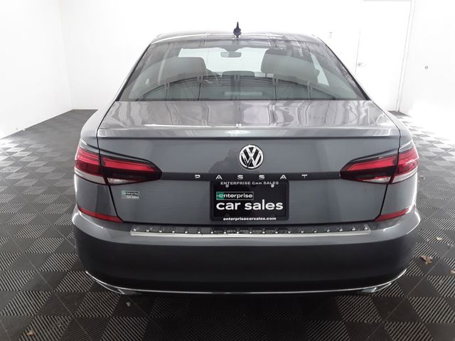 2022 Volkswagen Passat 2.0T SE