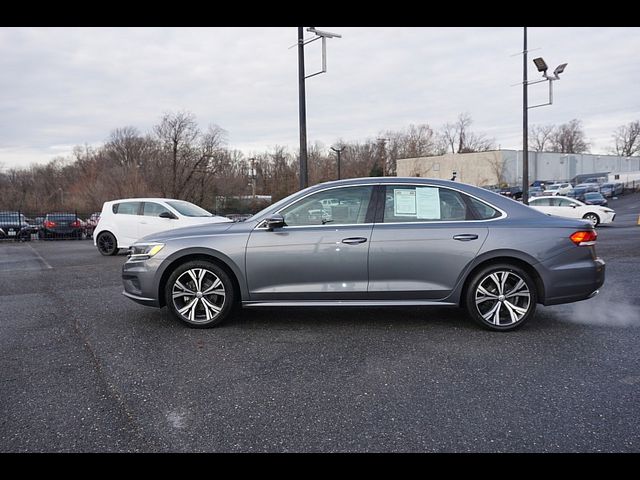 2022 Volkswagen Passat 2.0T SE