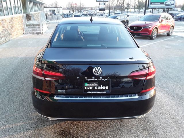 2022 Volkswagen Passat 2.0T SE