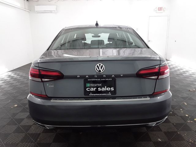 2022 Volkswagen Passat 2.0T SE