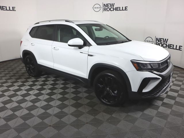 2022 Volkswagen Taos SE
