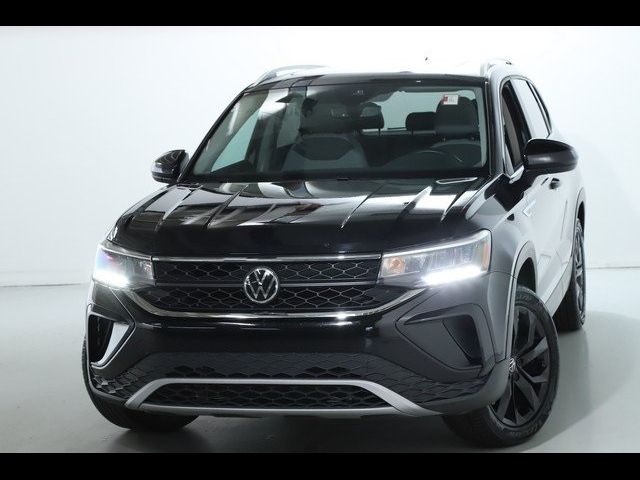 2022 Volkswagen Taos SE