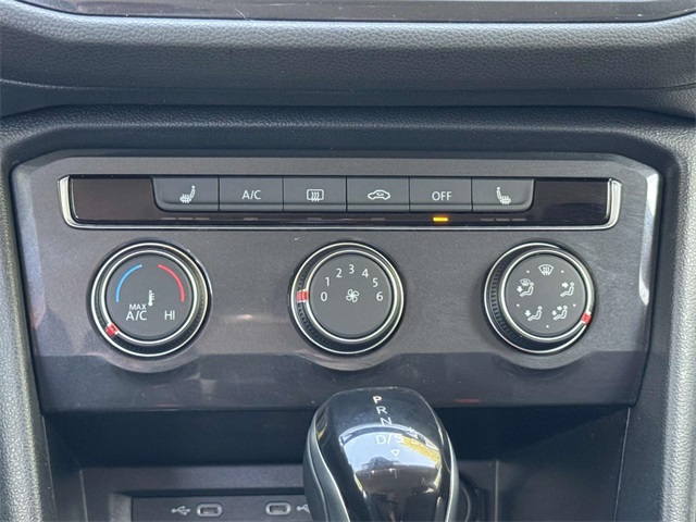 Vehicle image 10 of 31