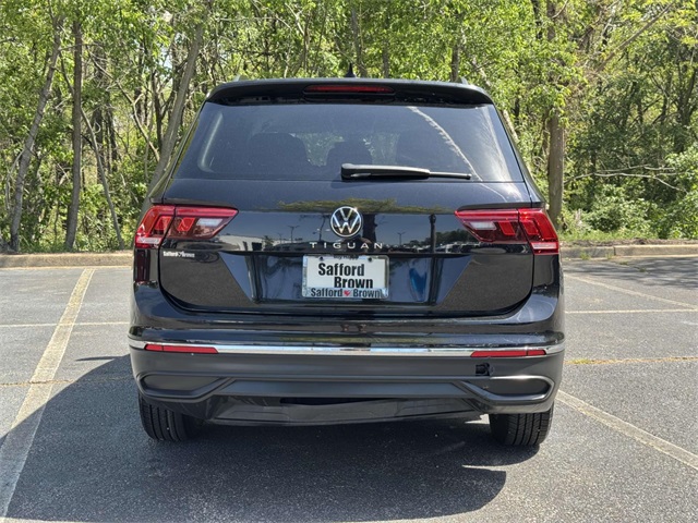 Vehicle image 4 of 31