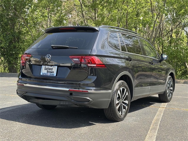 Vehicle image 2 of 31