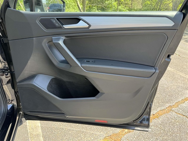 Vehicle image 20 of 31