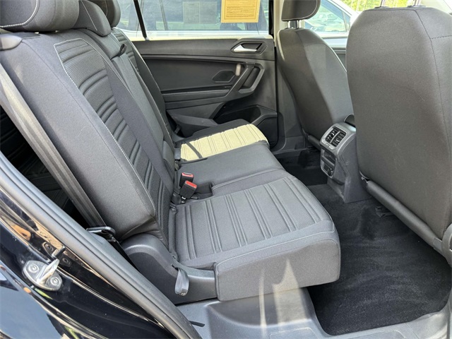 Vehicle image 22 of 31