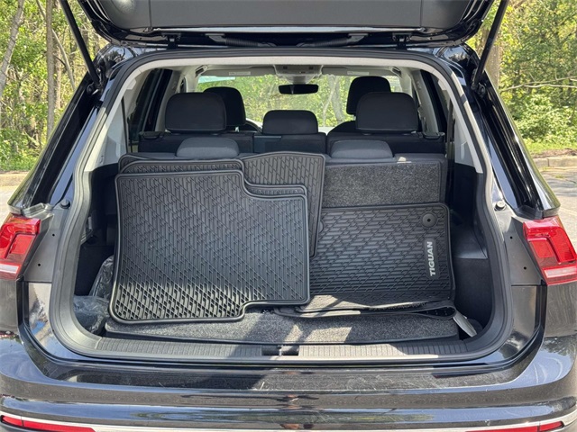 Vehicle image 23 of 31