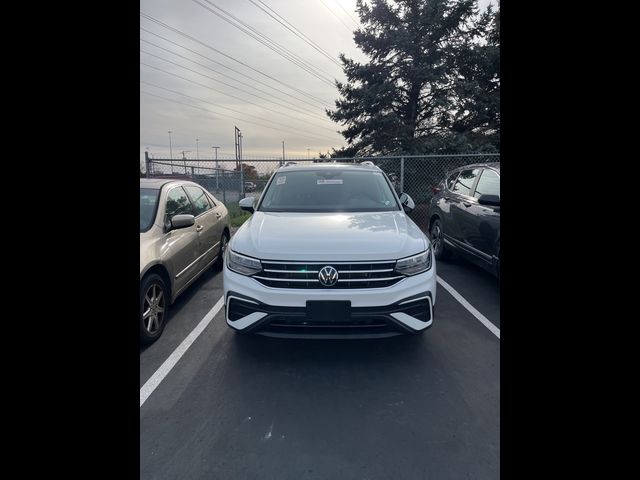 2022 Volkswagen Tiguan SE