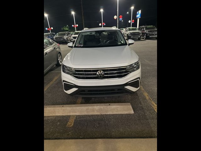 2022 Volkswagen Tiguan SE