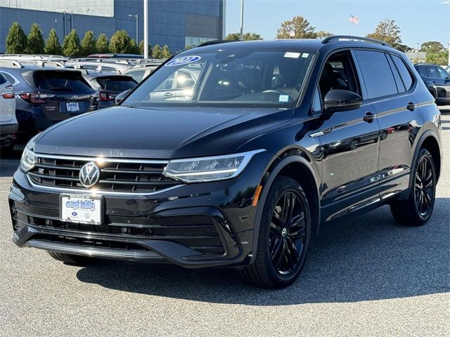 2022 Volkswagen Tiguan SE R-Line Black