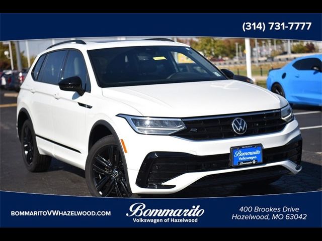 2022 Volkswagen Tiguan SE R-Line Black