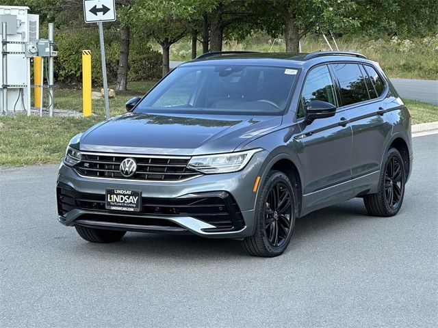 2022 Volkswagen Tiguan SE R-Line Black