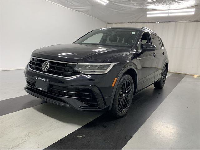 2022 Volkswagen Tiguan SE R-Line Black