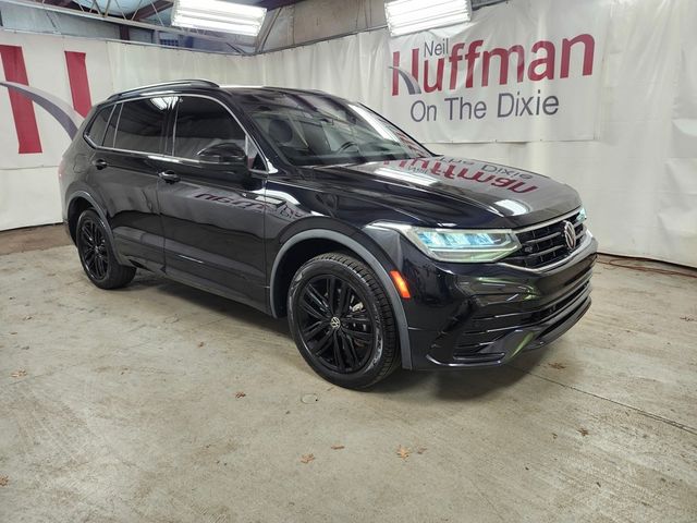 2022 Volkswagen Tiguan SE R-Line Black