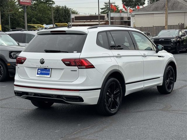 2022 Volkswagen Tiguan SE R-Line Black