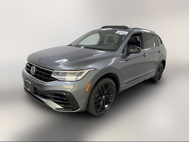 2022 Volkswagen Tiguan SE R-Line Black