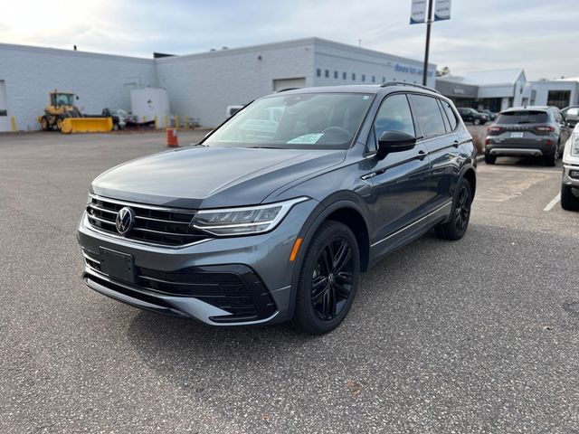 2022 Volkswagen Tiguan SE R-Line Black