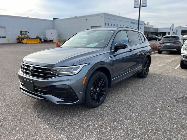 2022 Volkswagen Tiguan SE R-Line Black