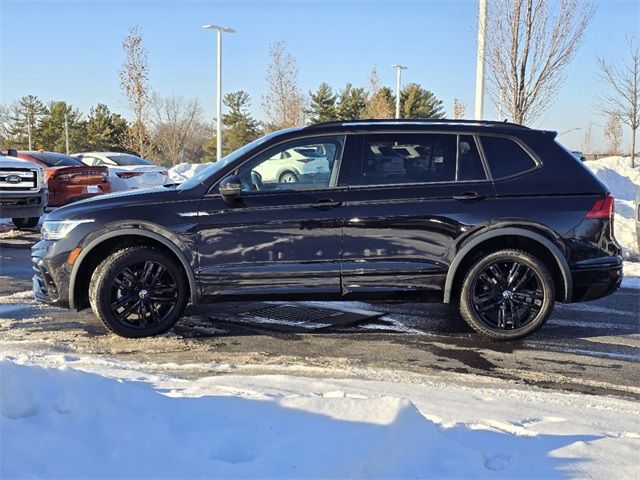 2022 Volkswagen Tiguan SE R-Line Black