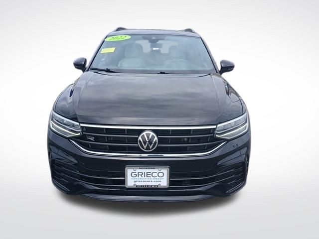 2022 Volkswagen Tiguan SE R-Line Black