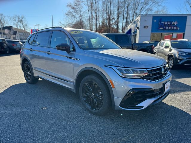 2022 Volkswagen Tiguan SE R-Line Black