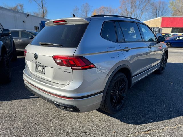 2022 Volkswagen Tiguan SE R-Line Black